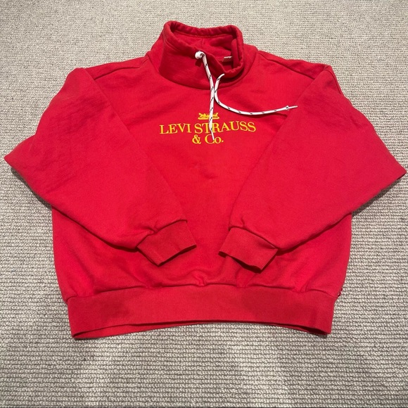 Levi’s Sadie Funnel Neck Sweatshirt in Brilliant Red 90’s Logo (S) - Picture 4 of 6